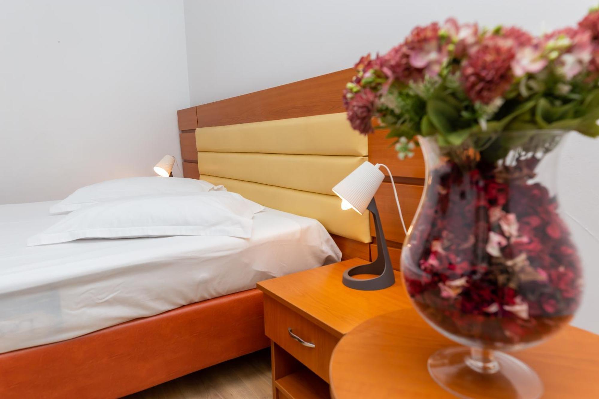 Hotel Sir Colentina Bucharest Luaran gambar