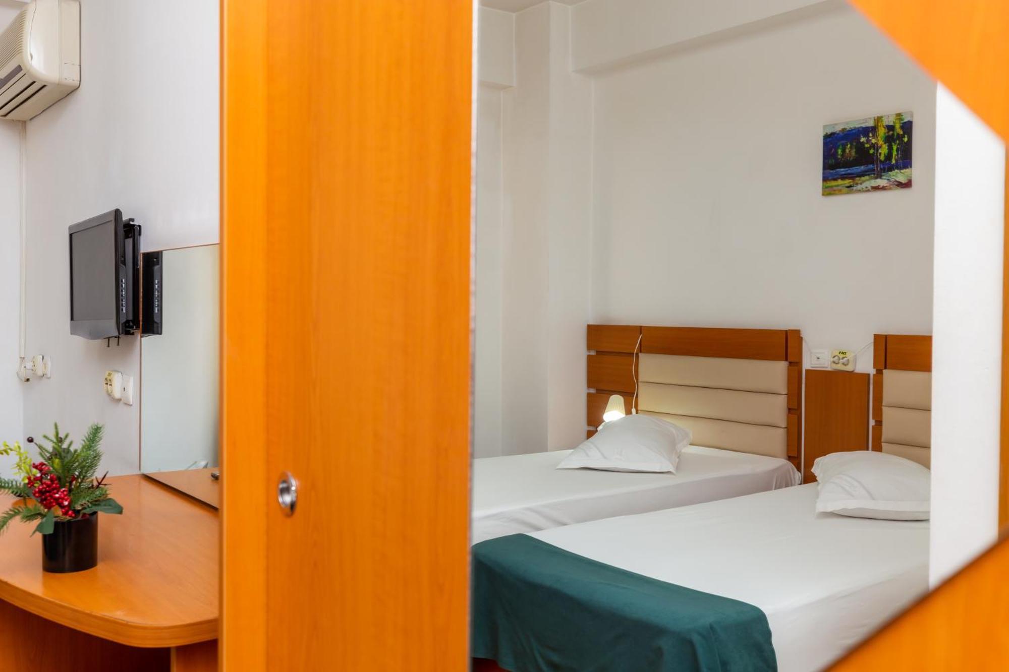Hotel Sir Colentina Bucharest Luaran gambar